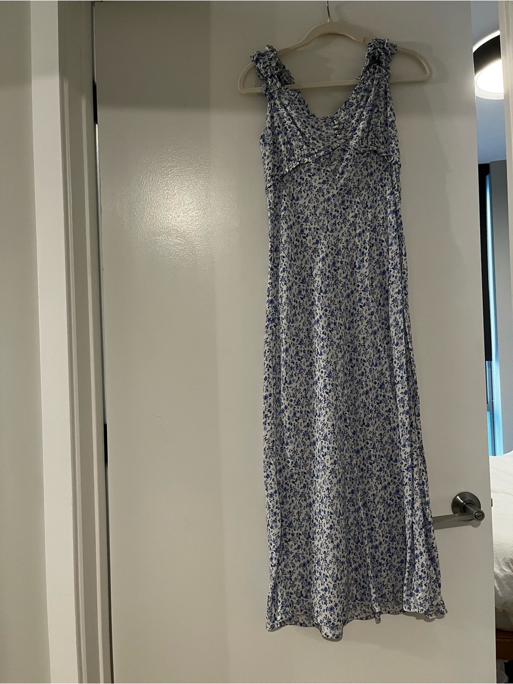 NWT GAP Blue and White Floral Ruffle-Shoulder Maxi Dress